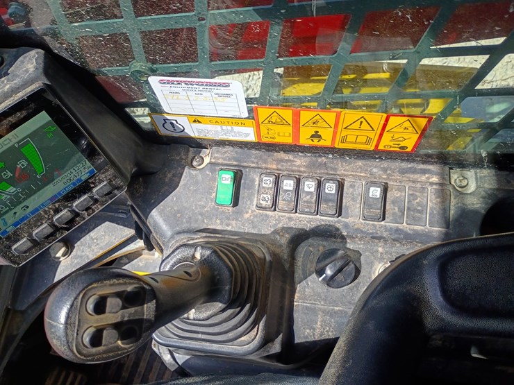 2023-takeuchi-tl10v2-image-36