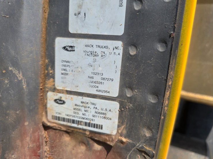 2002-mack-rd688s-image-103
