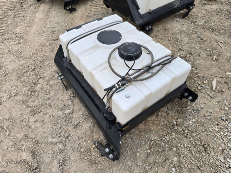 #23966-•-sprayer-tank-skid-steer-roof-mount-image-3