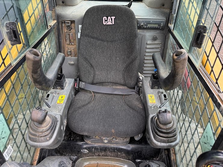 2015-caterpillar-279d-image-19