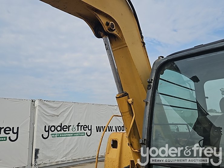 2005-deere-80c-image-21