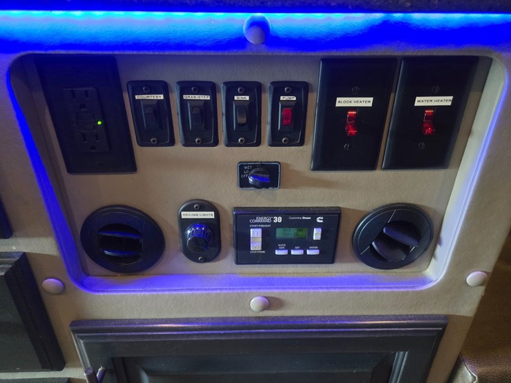 2019-kenworth-t880-image-74