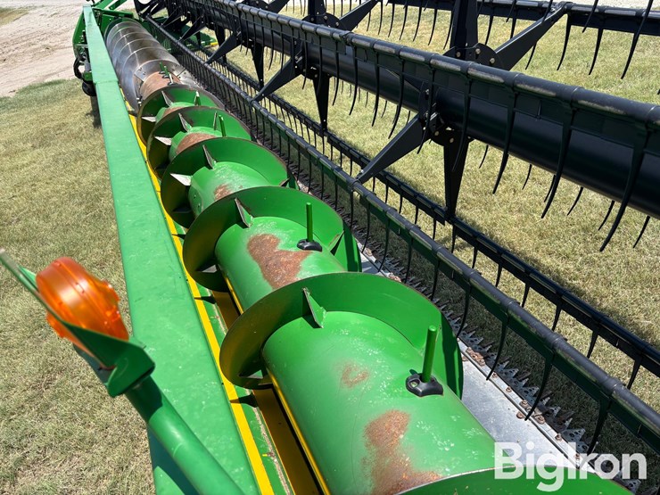 2011-john-deere-630f-image-16