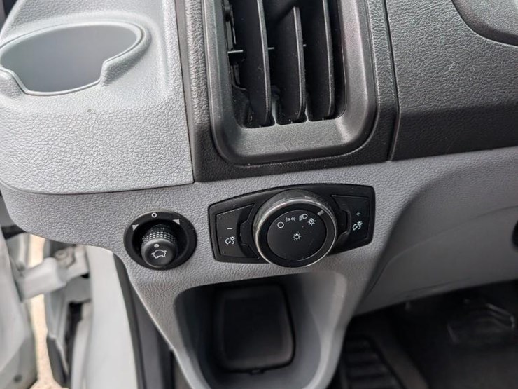 2016-ford-transit-image-17