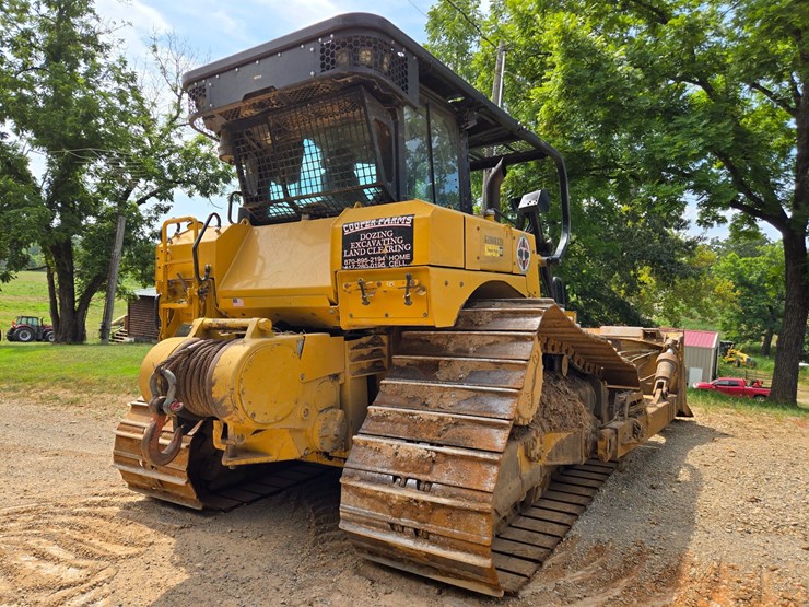 2019-caterpillar-d6-image-10