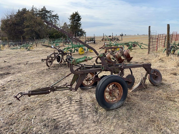 john-deere-no.-44-pull-type-two-bottom-plow-image-1