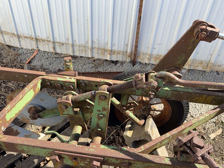 john-deere-no.-44-pull-type-two-bottom-plow-image-10