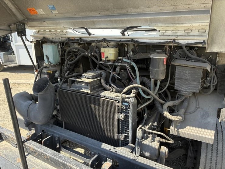 2008-workhorse-w62-image-7