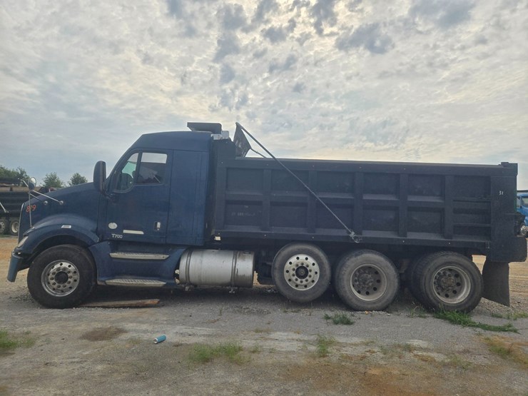 2011-kenworth-t700-image-6