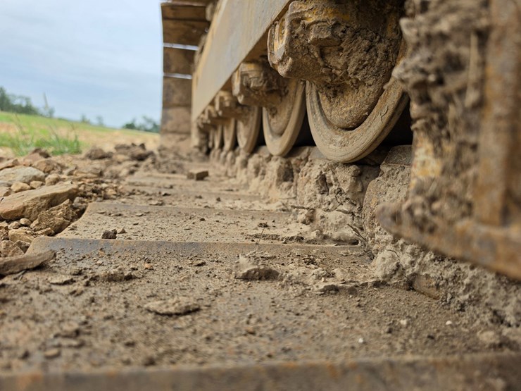 2015-deere-700k-image-64