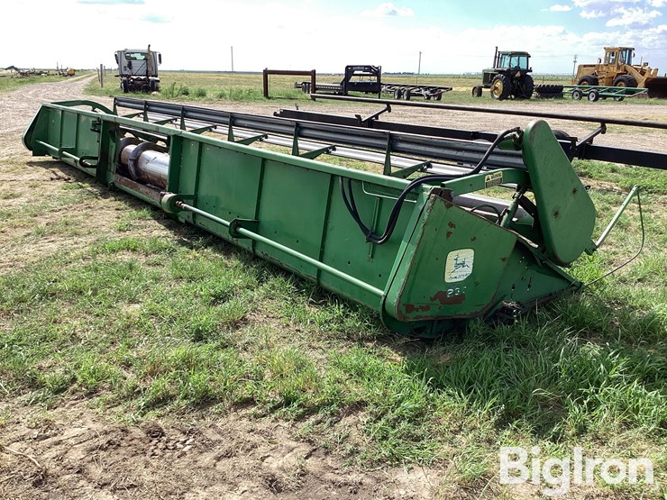 john-deere-230-image-5