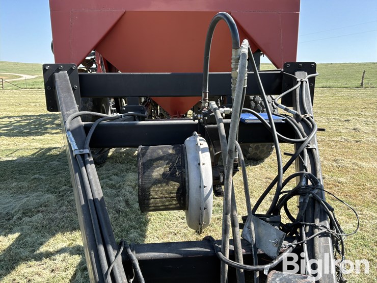 case-ih-2400-image-11