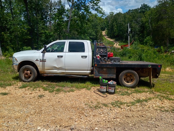 2014-dodge-3500-image-2