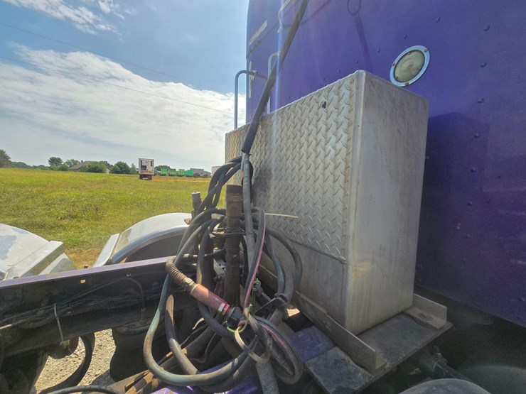 2006-kenworth-w900-image-103