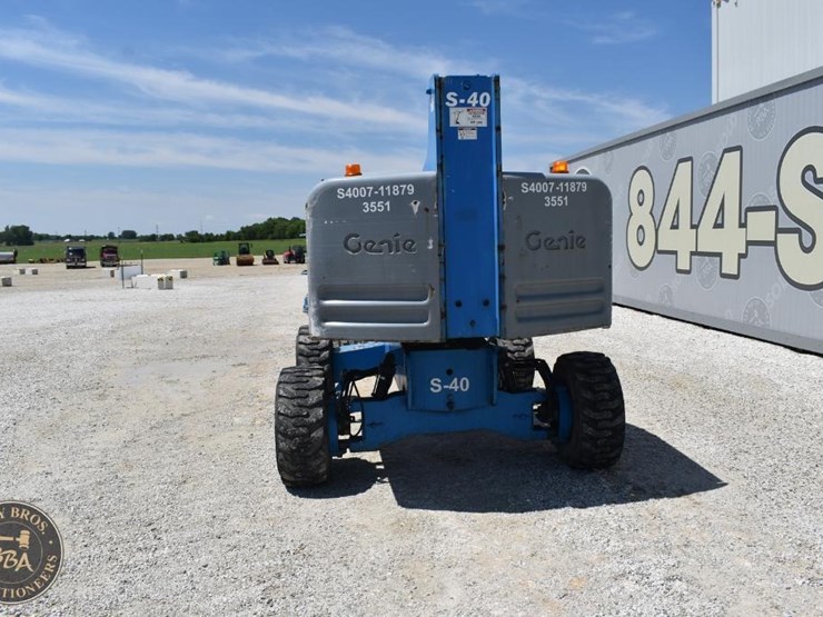 2007-genie-s40-image-8
