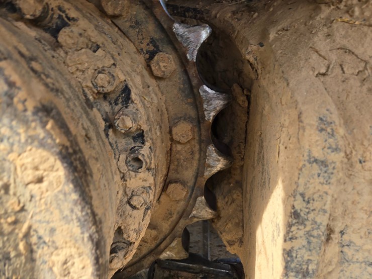 2019-caterpillar-320-image-66