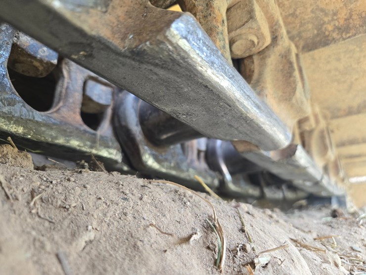 2019-caterpillar-320-image-73