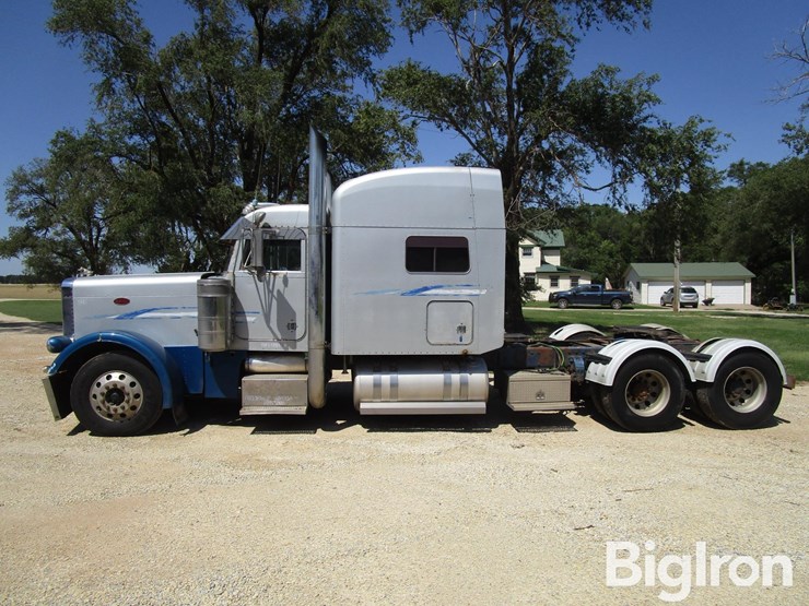 2001-peterbilt-379-image-8