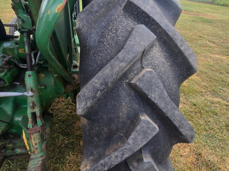 john-deere-2240-image-47