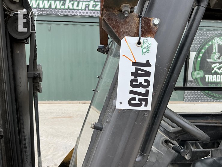 2015-caterpillar-dp30n-image-16