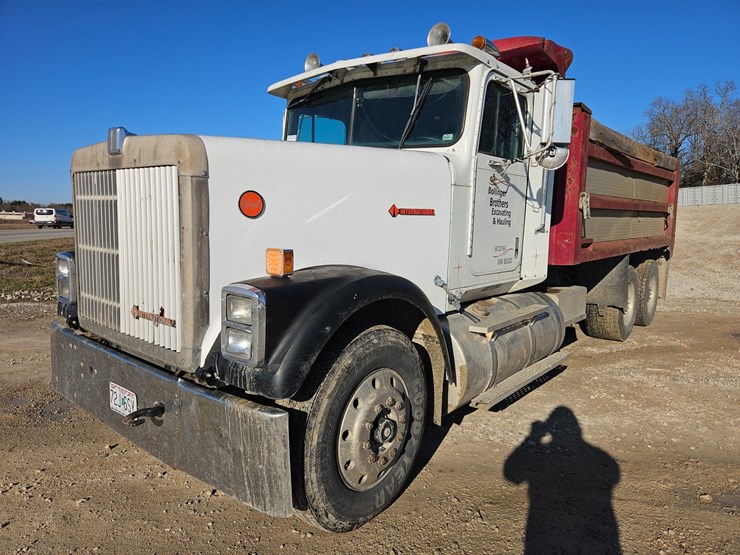 1990-international-f9370-image-2