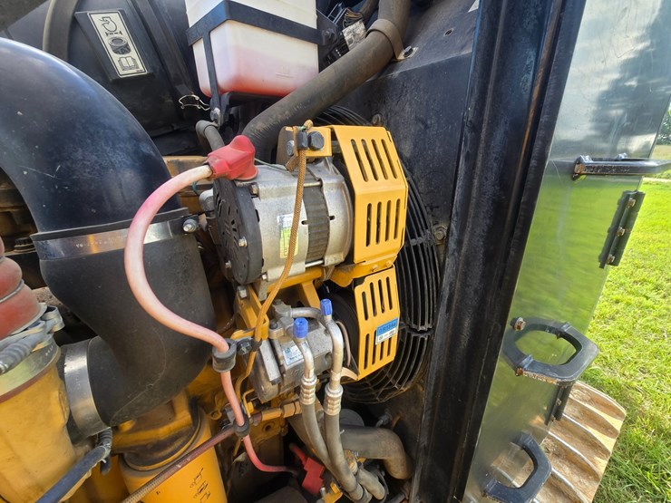2015-caterpillar-521b-image-22