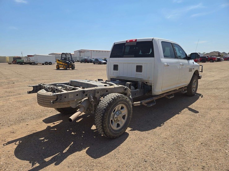 2014-ram-2500-slt-image-3