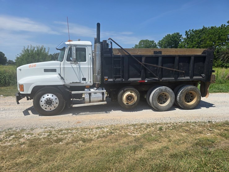 1994-mack-ch613-image-5