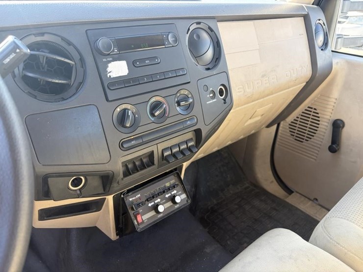 2010-ford-f450-image-19