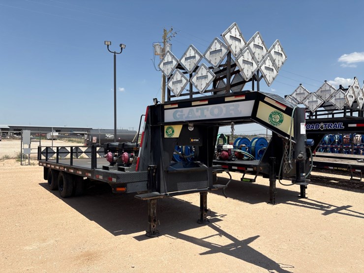2018-gatormade-20’-x-8’-t/a-gooseneck-chemical-pump-trailer-image-2