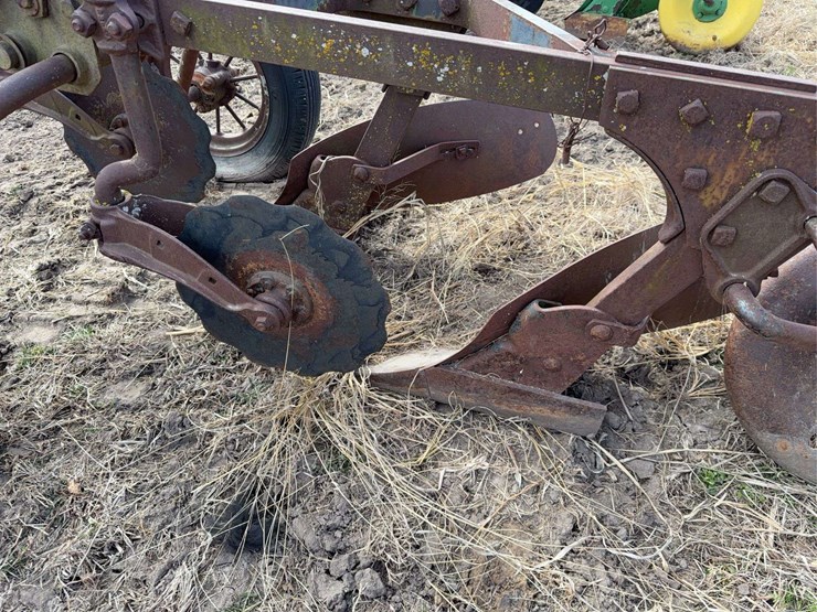john-deere-no.-44-pull-type-two-bottom-plow-image-17