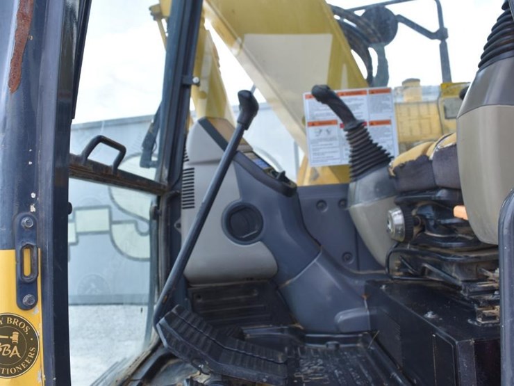 2014-komatsu-pc138us-lc-10-image-53