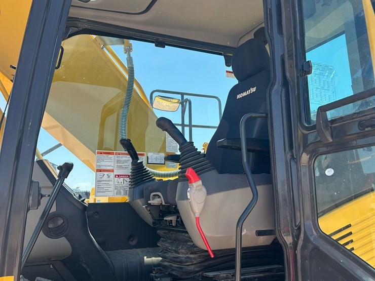 2025-komatsu-pc210-image-27