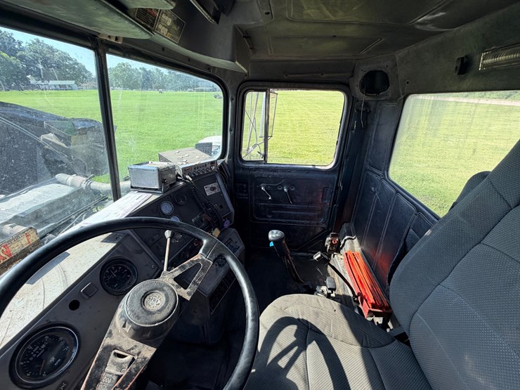 1993-mack-dm690s-image-108