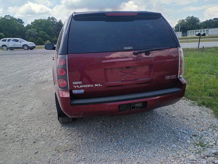 2009-gmc-yukon-xl-image-6