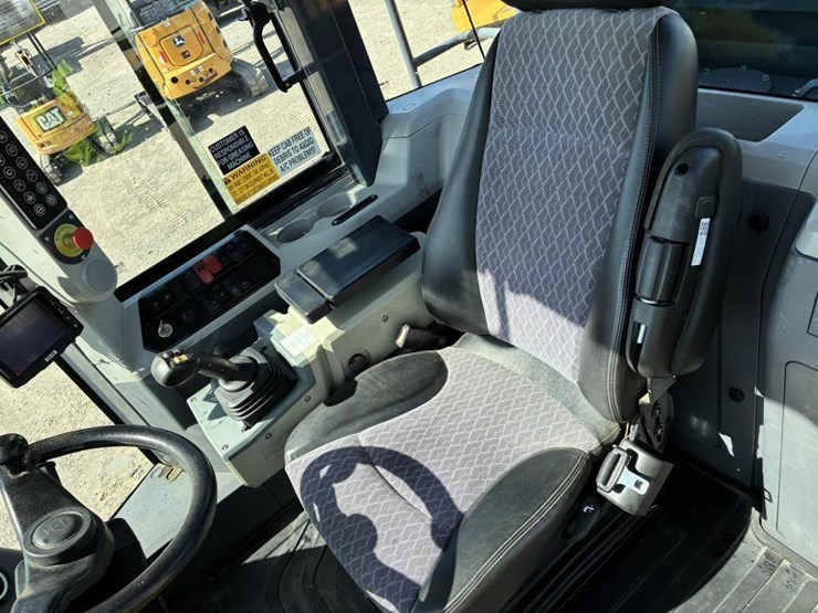 2022-xcmg-xc948u-image-21