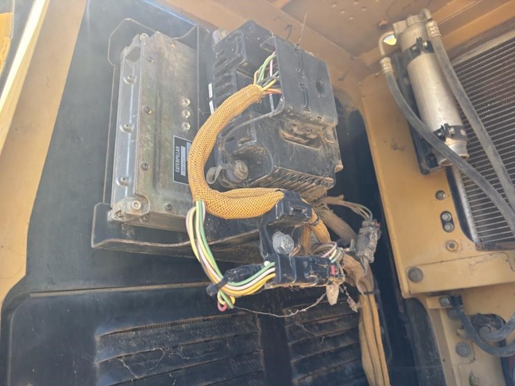 caterpillar-345c-image-41