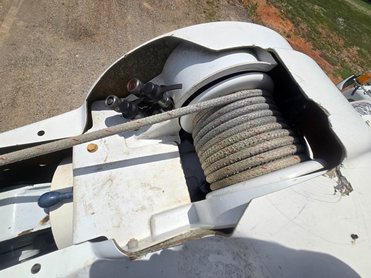 2007-freightliner-m2-106-image-78