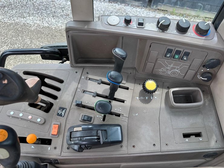 2010-john-deere-6430-image-25