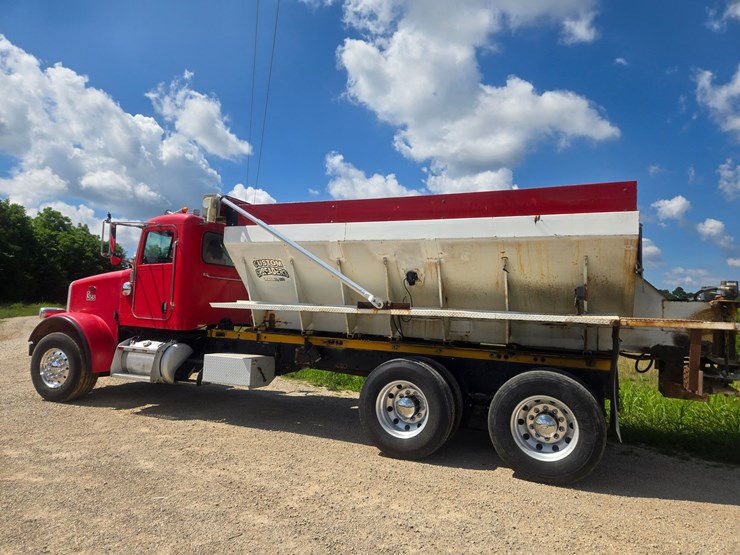 2009-peterbilt-367-image-9
