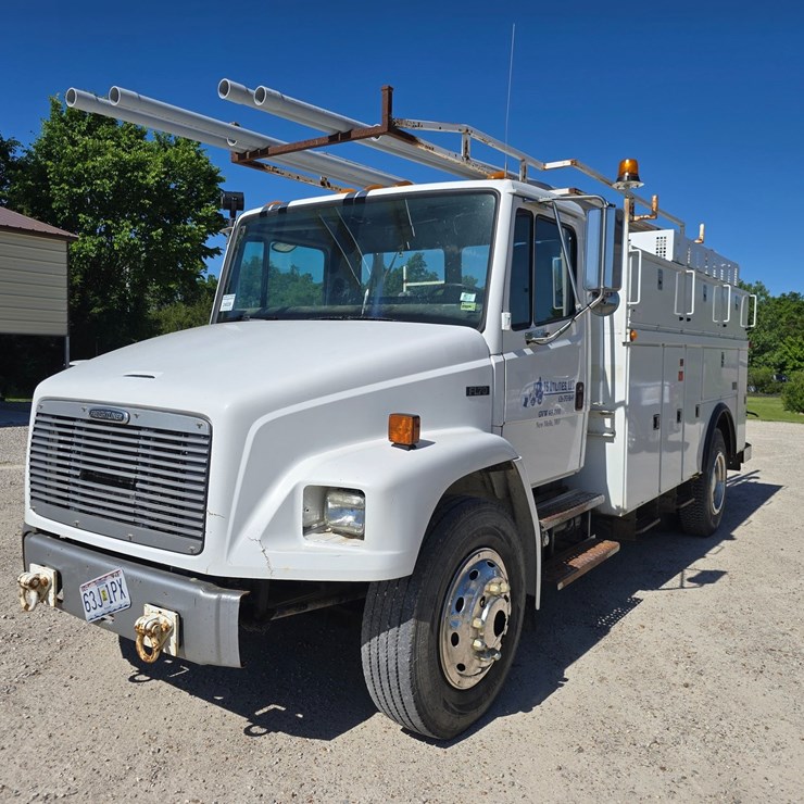 2001 FREIGHTLINER FL70
