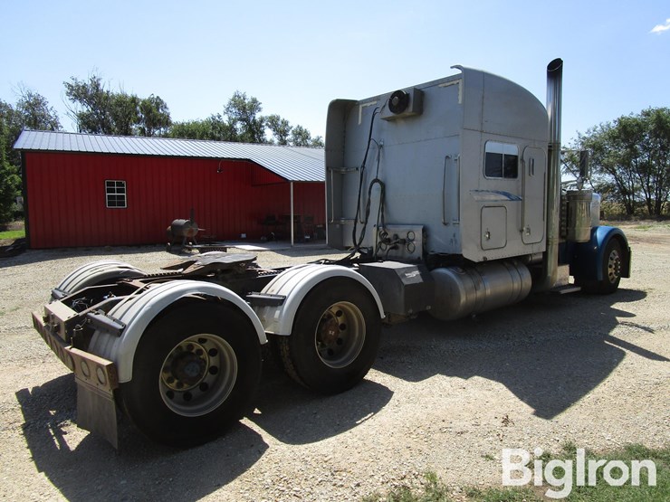 2001-peterbilt-379-image-5