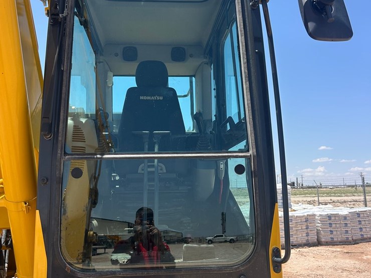 2025-komatsu-pc210-image-17