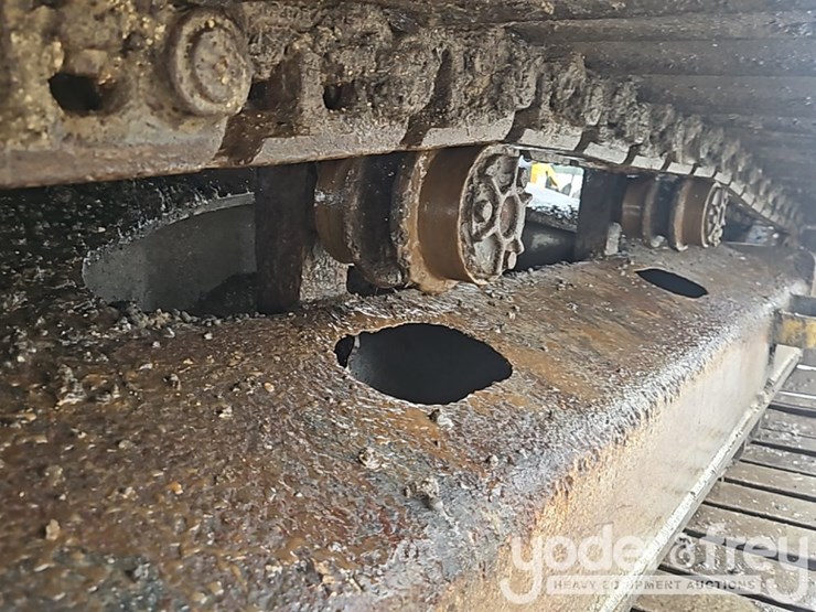 volvo-ec240b-lc-image-11
