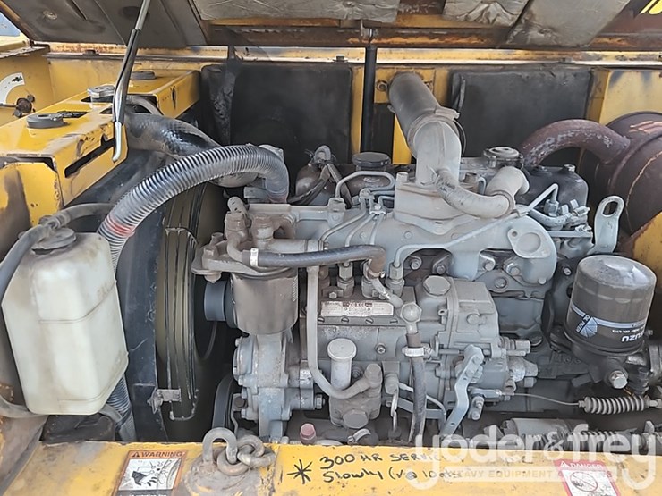 2005-deere-80c-image-33