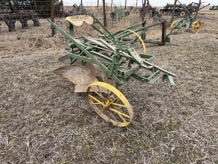 john-deere-two-bottom-plow-image-7