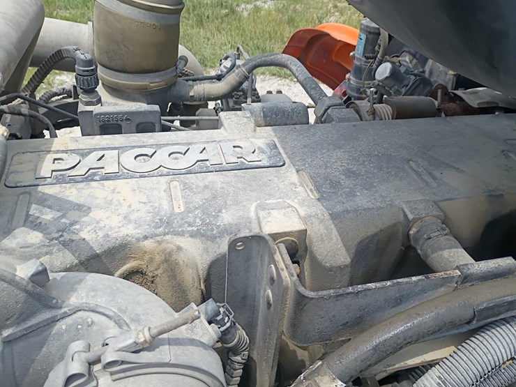 2012-peterbilt-384-image-20