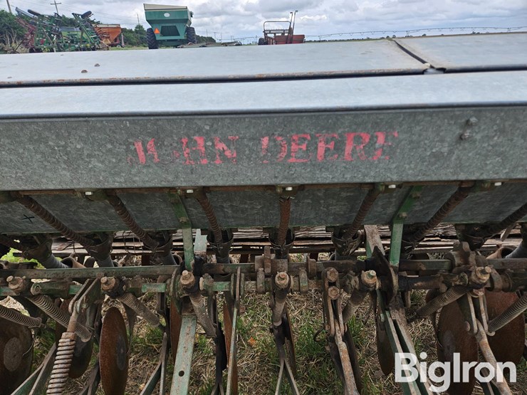 john-deere-14-image-16