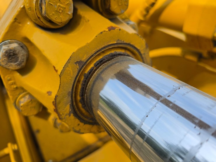 1983-caterpillar-973-image-122