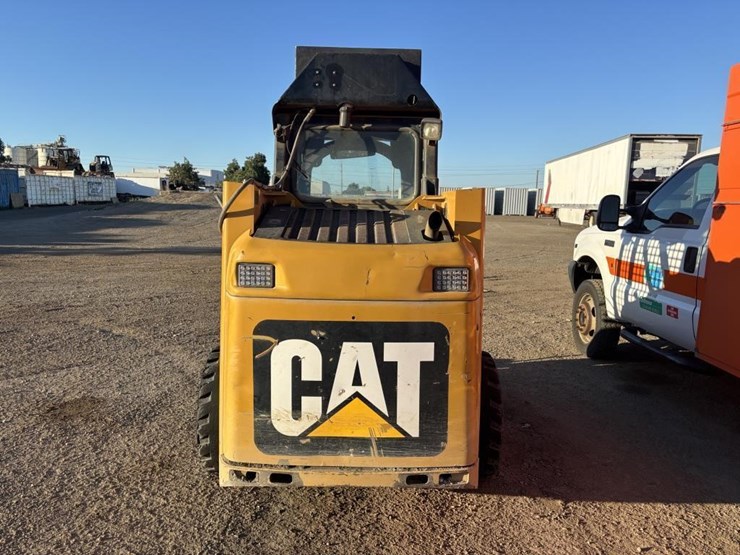 2014-caterpillar-226b3-image-8